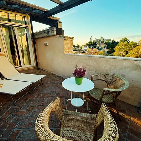Domus Mirabilis Homestay Ancona Buitenkant foto