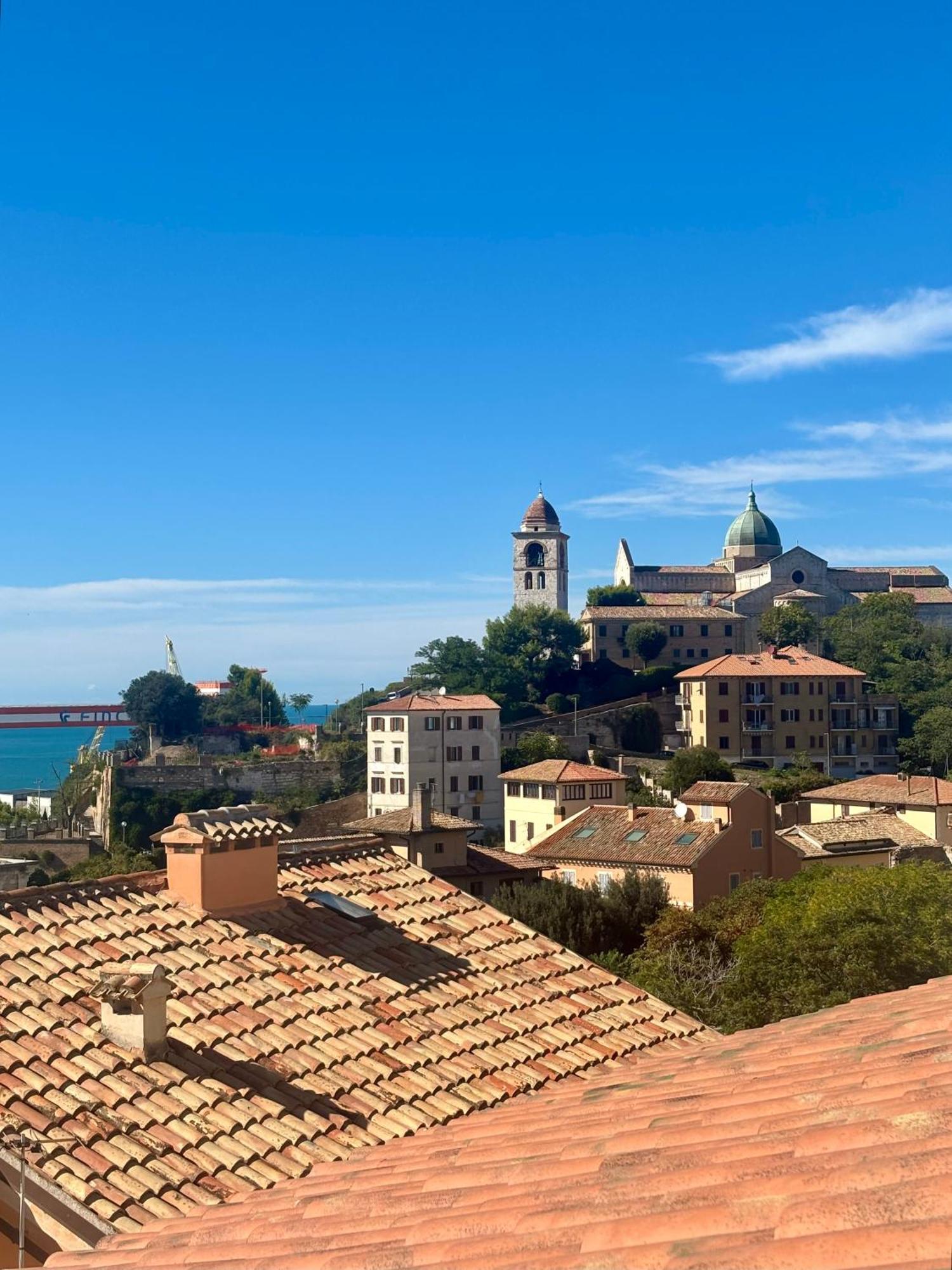 Domus Mirabilis Homestay Ancona Buitenkant foto