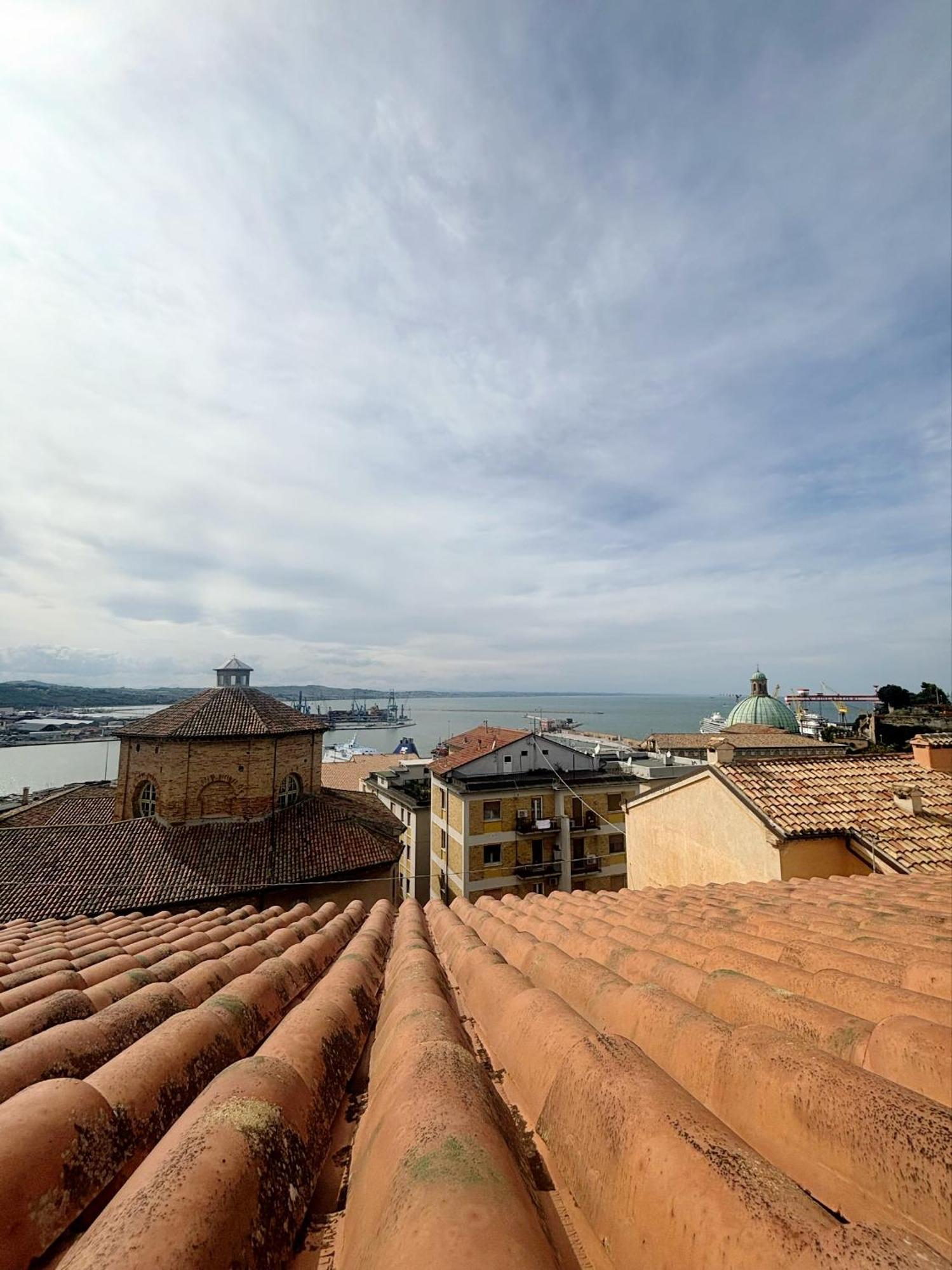 Domus Mirabilis Homestay Ancona Buitenkant foto