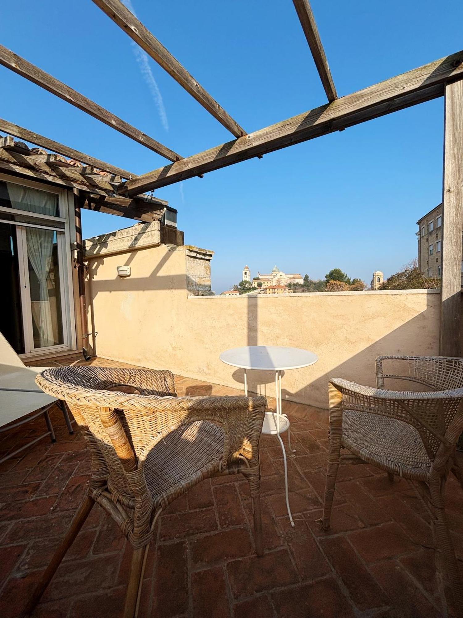 Domus Mirabilis Homestay Ancona Buitenkant foto