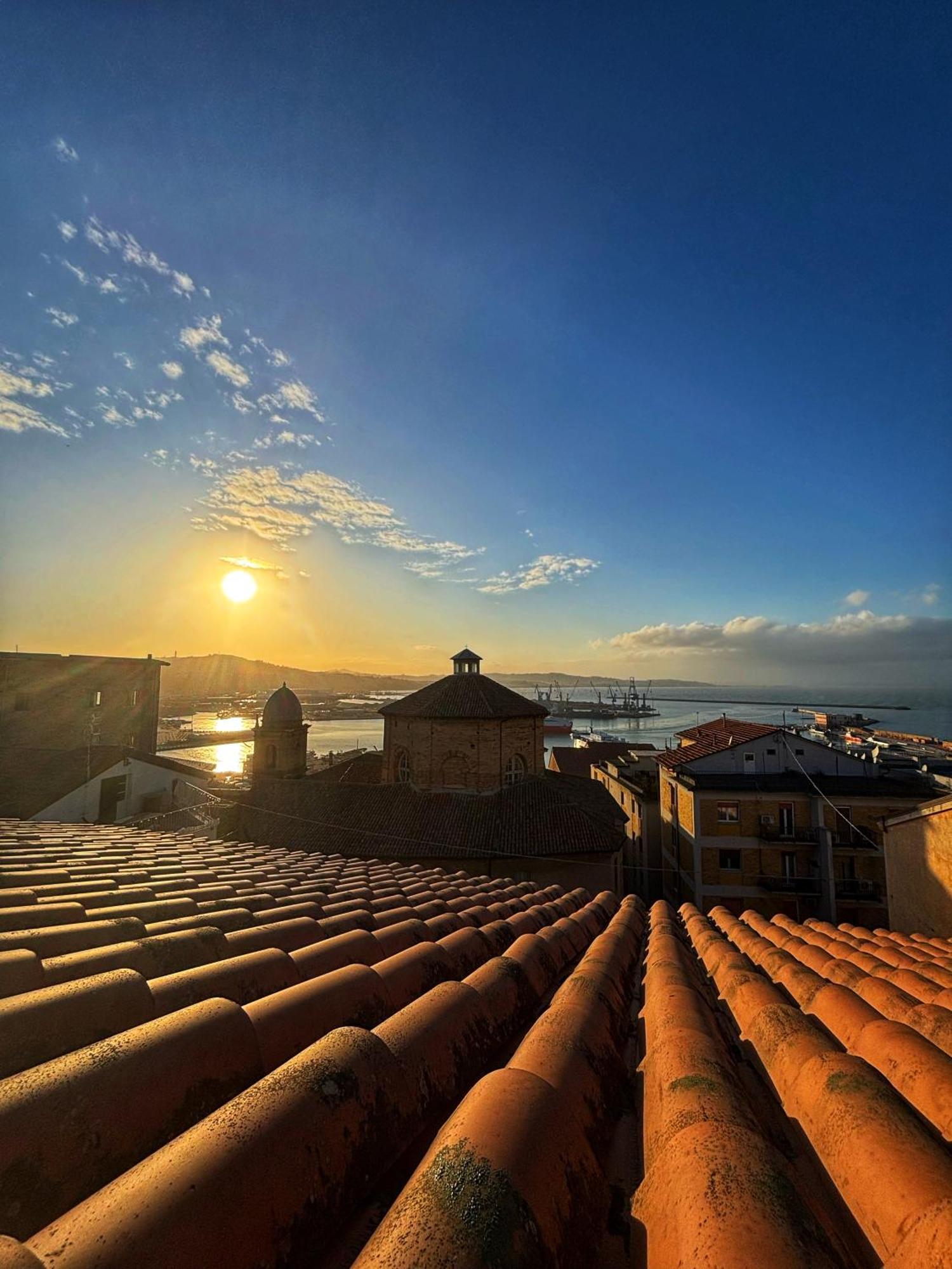 Domus Mirabilis Homestay Ancona Buitenkant foto